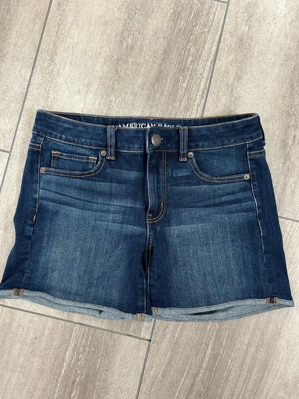 American Eagle 360 Super Stretch Midi Denim Shorts – Size 6